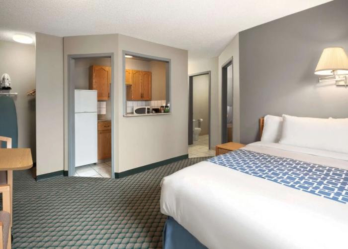 Travelodge by Wyndham Edmonton Airport