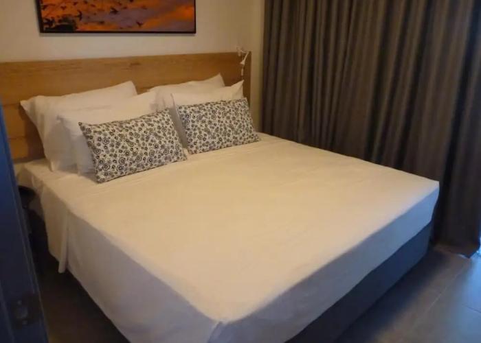 Comfort Suites and Rooms