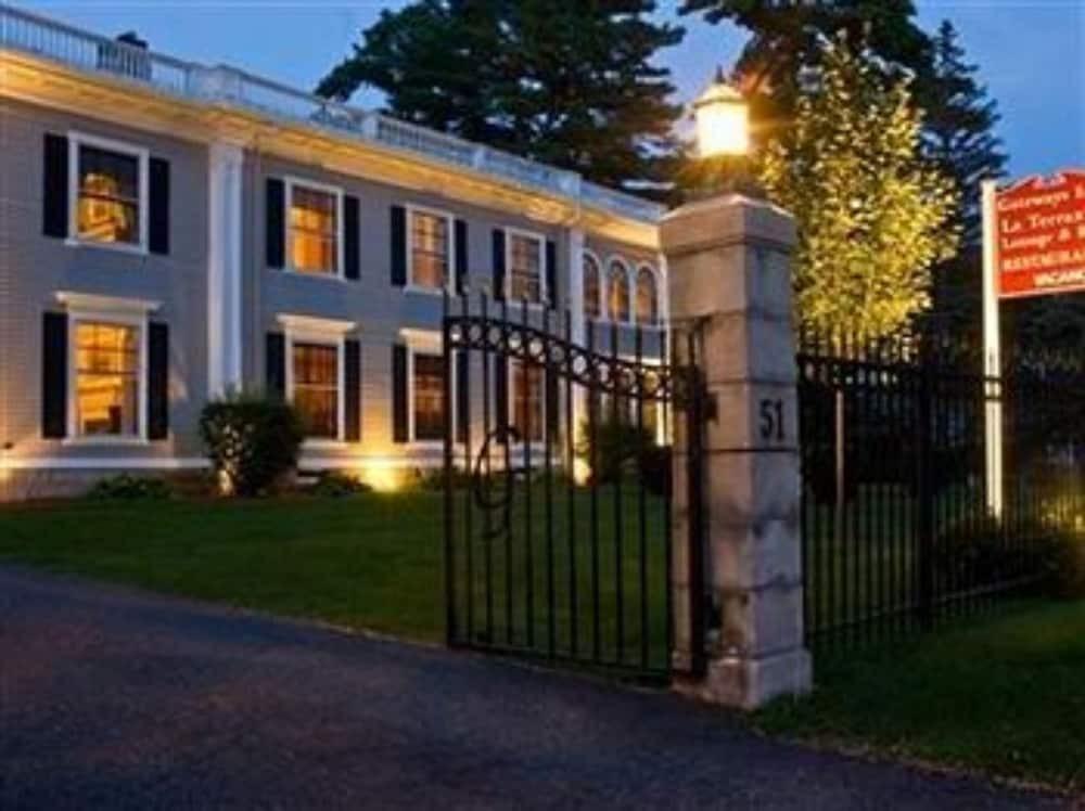 Gateways Inn & Restaurant