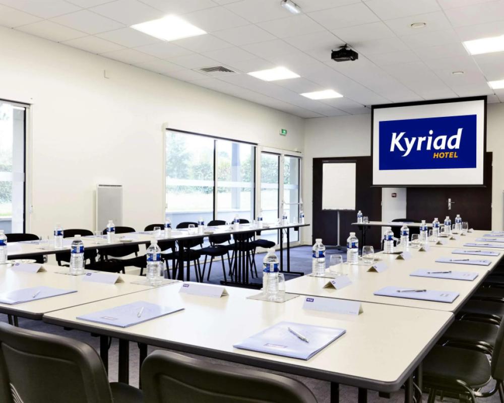 фото Kyriad Laval