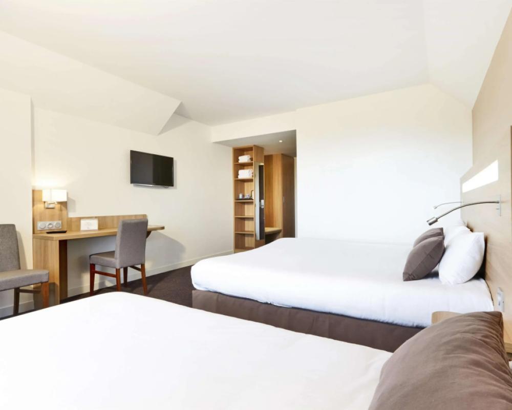 фото Kyriad Laval