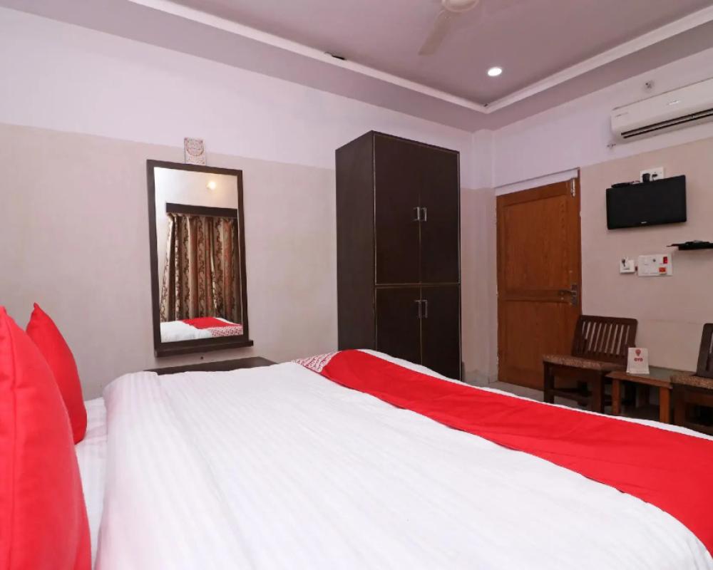 OYO 24103 Akbar Palace