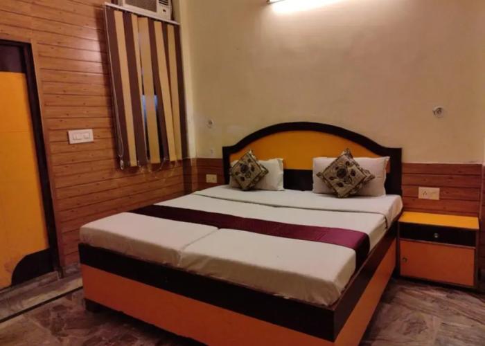 Shraddha Hotel