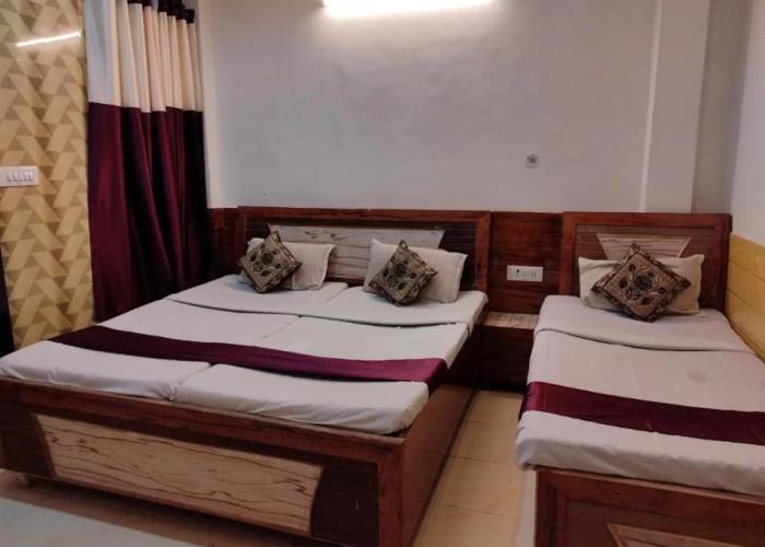Shraddha Hotel