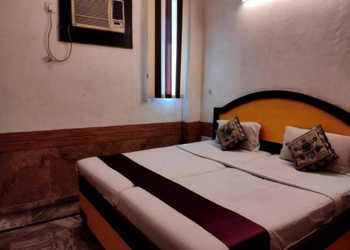 Shraddha Hotel