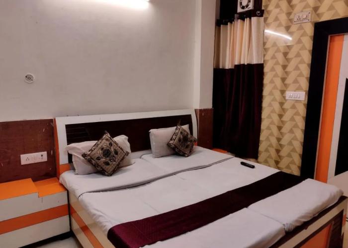Shraddha Hotel