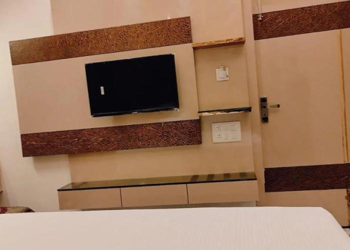 Shraddha Hotel