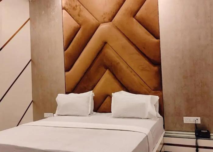 Shraddha Hotel