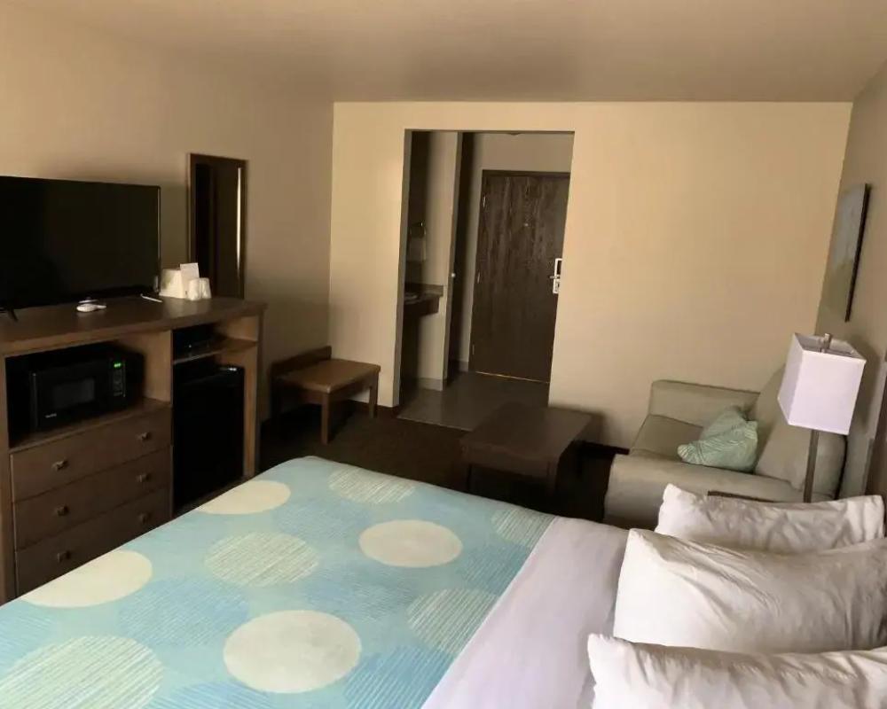 Sandhill Inn & Suites