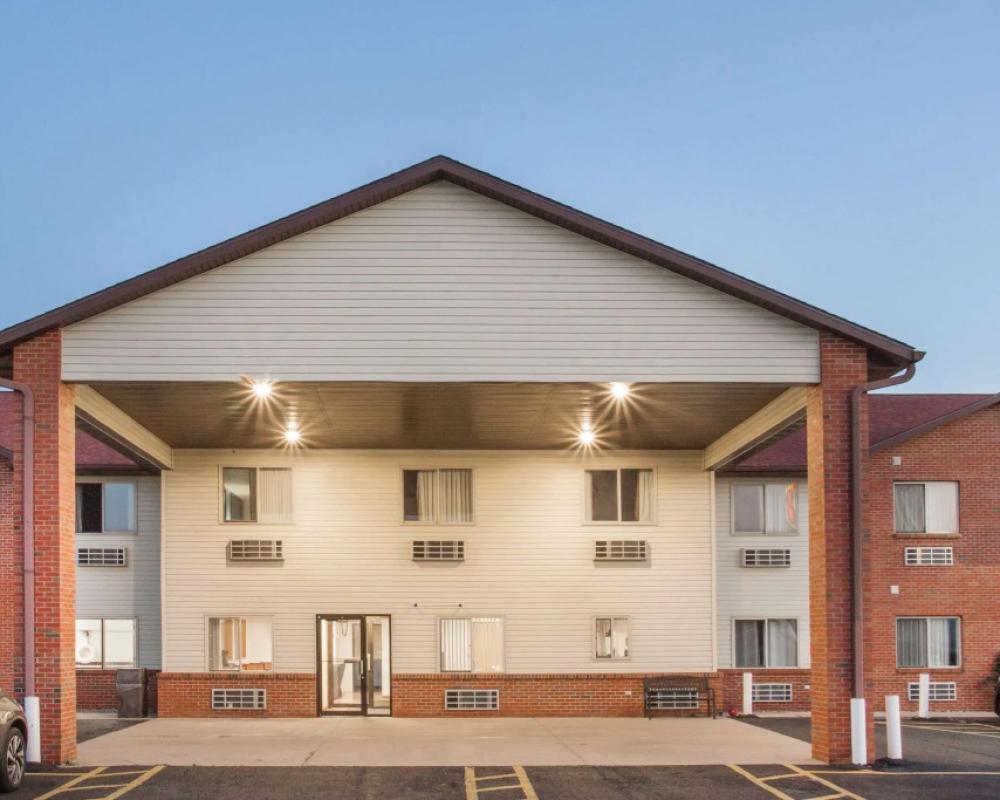 Super 8 by Wyndham Monmouth IL