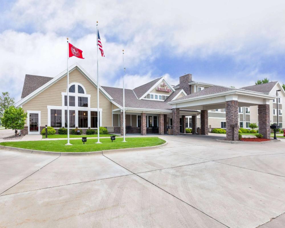 AmericInn by Wyndham Monmouth