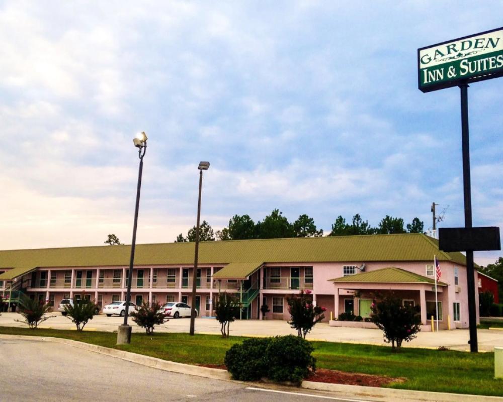 Garden Inn & Suites