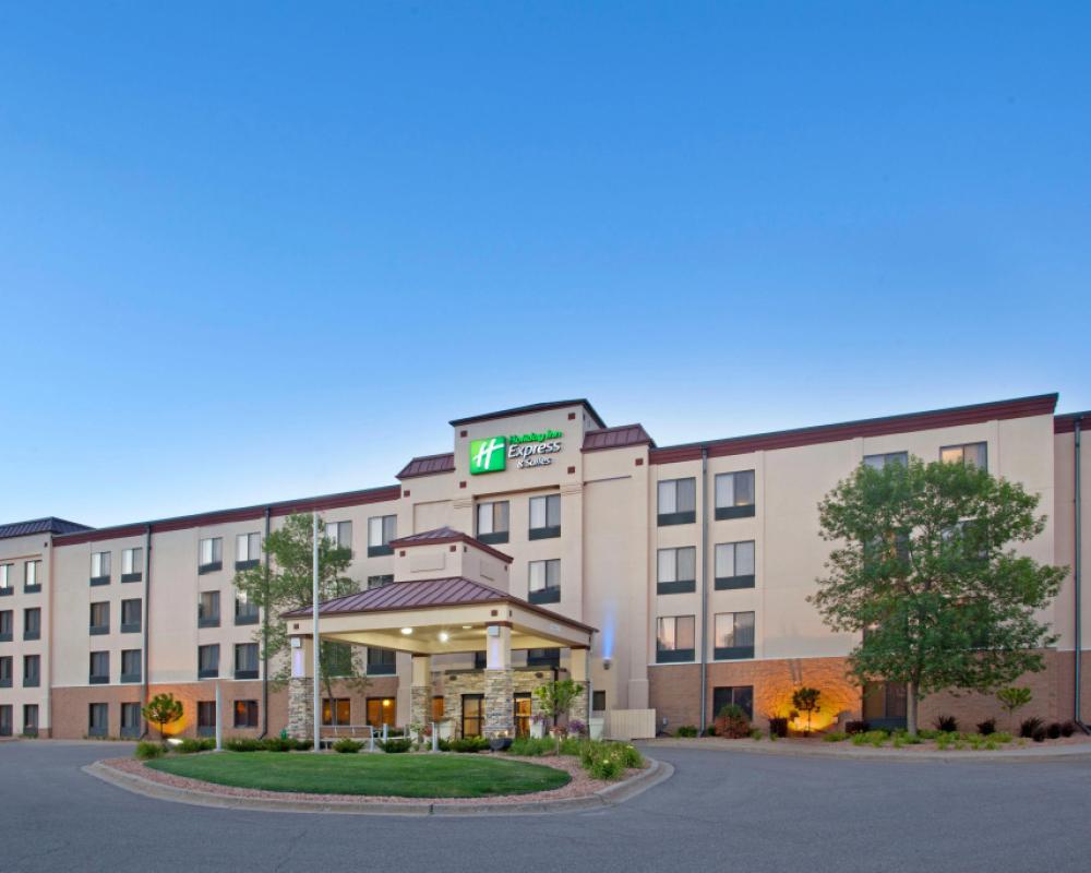 Holiday Inn Express Hotel & Suites Minneapolis-Minnetonka by IHG