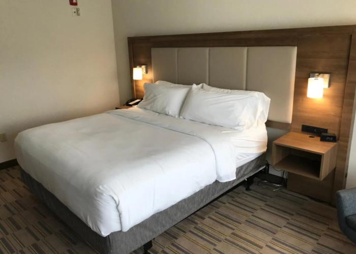 Holiday Inn Express & Suites Pittsburgh - Monroeville by IHG