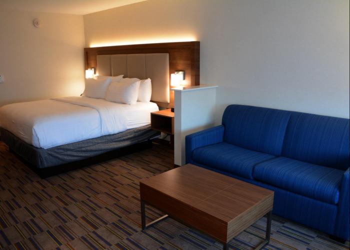Holiday Inn Express & Suites Pittsburgh - Monroeville