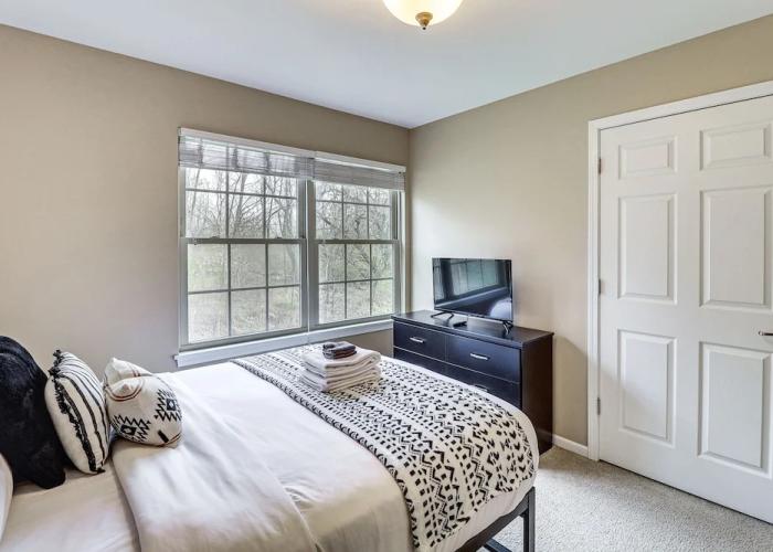 Family Getaway 16 Mi to Pittsburgh!