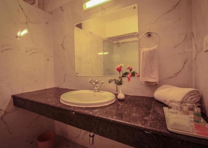 Golden Tulip Manali Hotel
