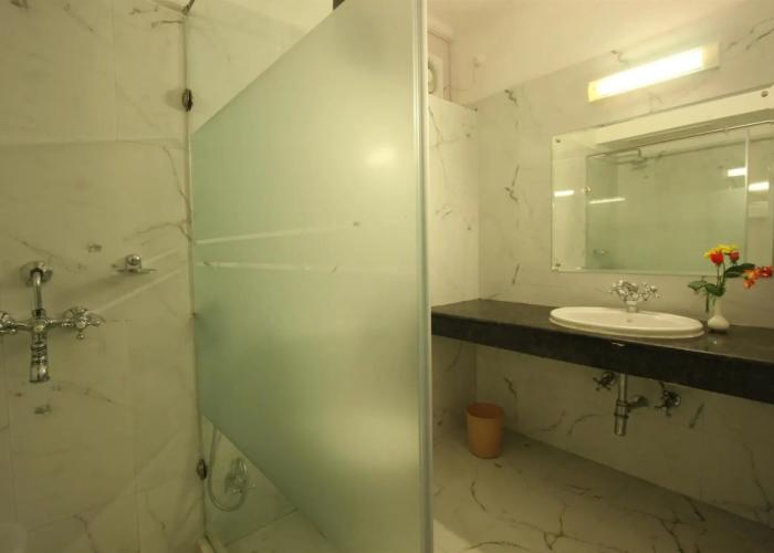 Golden Tulip Manali Hotel
