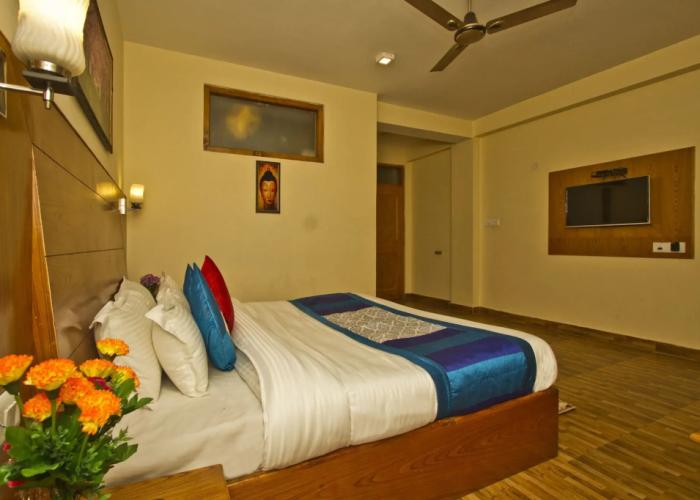 New Harmony Inn