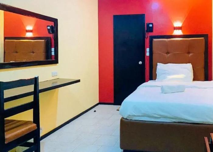 RedDoorz Carlton-Martin Hotel Masbate City