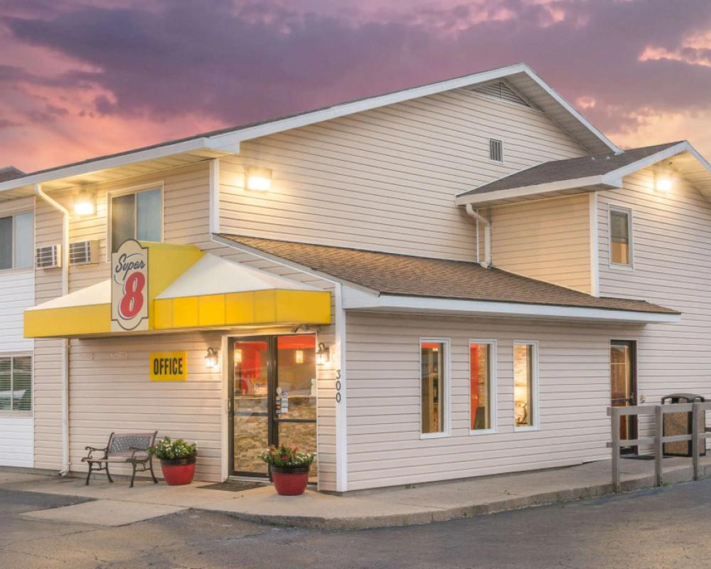 Super 8 by Wyndham Moberly MO