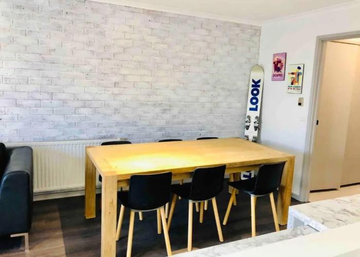 Hotham 3 Bedroom Apt - 24 Lawlers