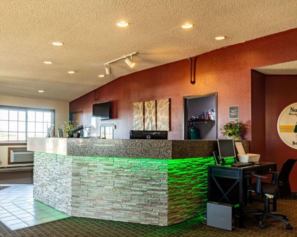 Bearcat Inn and Suites