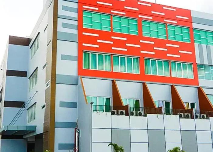Maleo Town Square Hotel