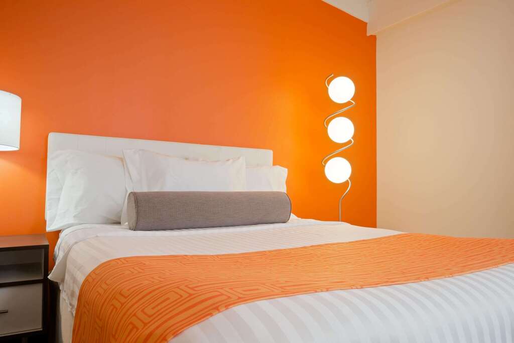 Howard Johnson Hotel by Wyndham Toms River