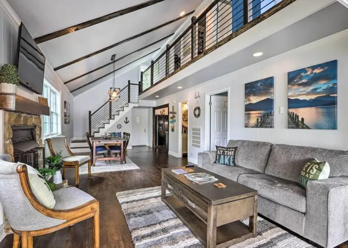 Waterfront Gem on Lake Sinclair With Boat Dock!