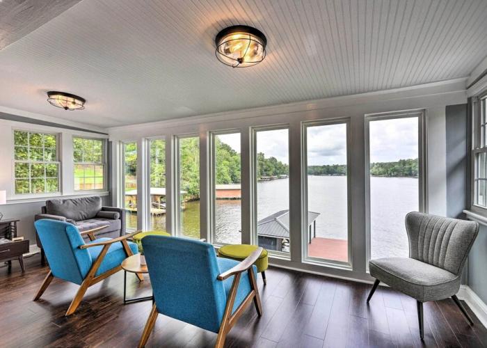 Waterfront Gem on Lake Sinclair With Boat Dock!