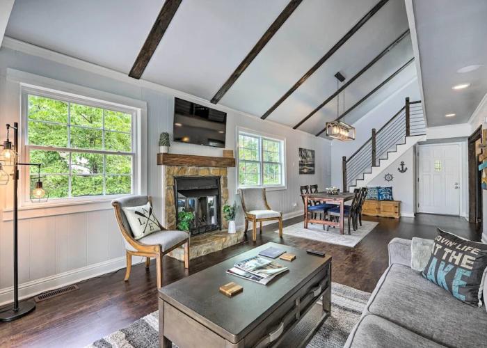 Waterfront Gem on Lake Sinclair With Boat Dock!