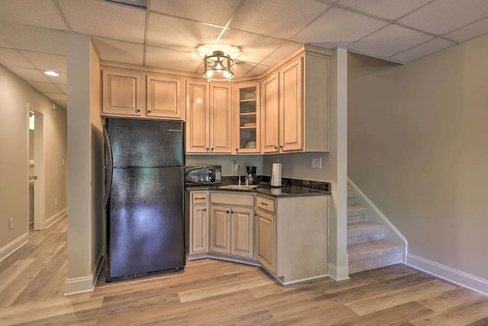 фото Waterfront Eatonton Escape w/ Private Hot Tub!