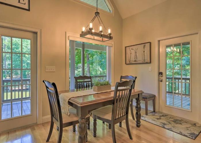 Waterfront Eatonton Escape w/ Private Hot Tub!