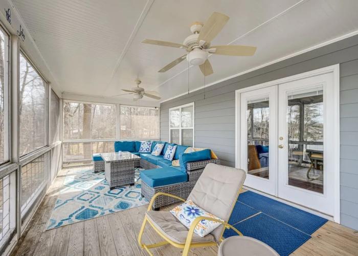 Lakefront Eatonton Getaway w/ Dock & Grill!