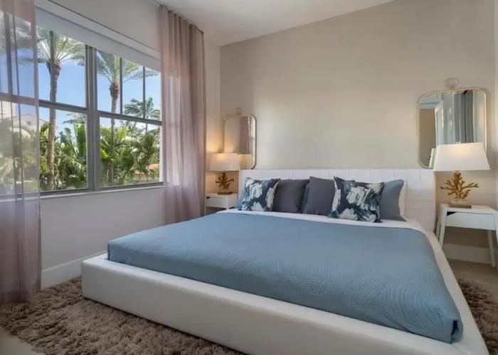 Strand Ocean Drive Suites