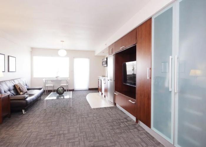 Strand Ocean Drive Suites