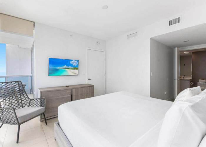 Dharma Home Suites Miami at Monte Carlo
