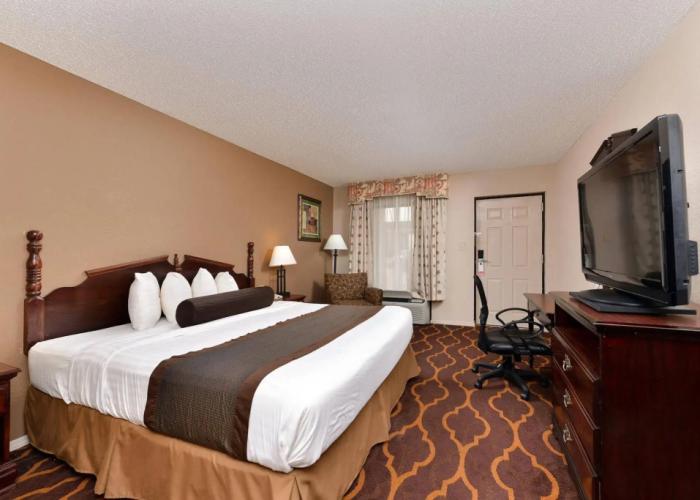 Mockingbird Inn & Suites