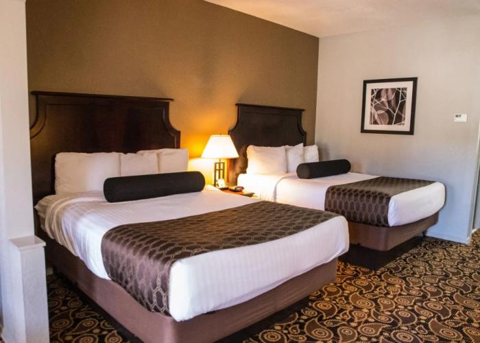 Mockingbird Inn & Suites