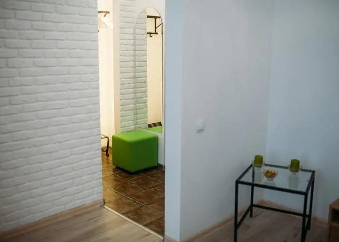 Ploschad' Slavyi Apartments