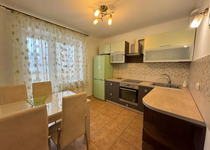 Apartamenty Trekhkomnatnaya Kvartira Na Sutki Ul. Chekhova 12 Apartments