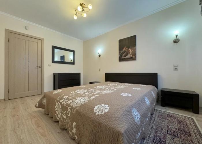 Apartamenty Trekhkomnatnaya Kvartira Na Sutki Ul. Chekhova 12 Apartments