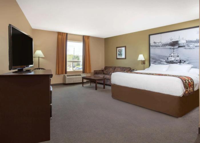 Super 8 by Wyndham Midland