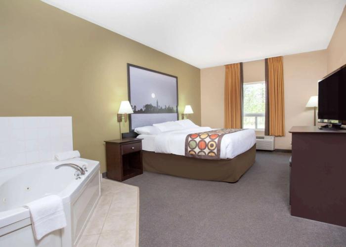 Super 8 by Wyndham Midland