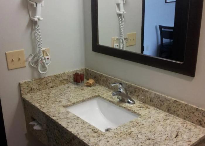 Midland Inn & Suites