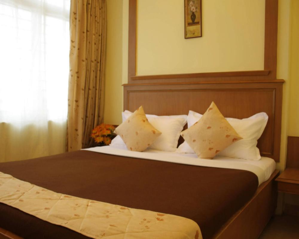 фото Hotel Roopa