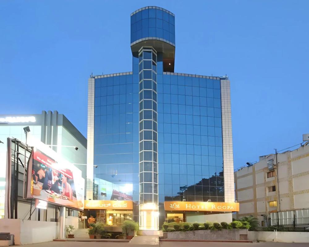 фото Hotel Roopa