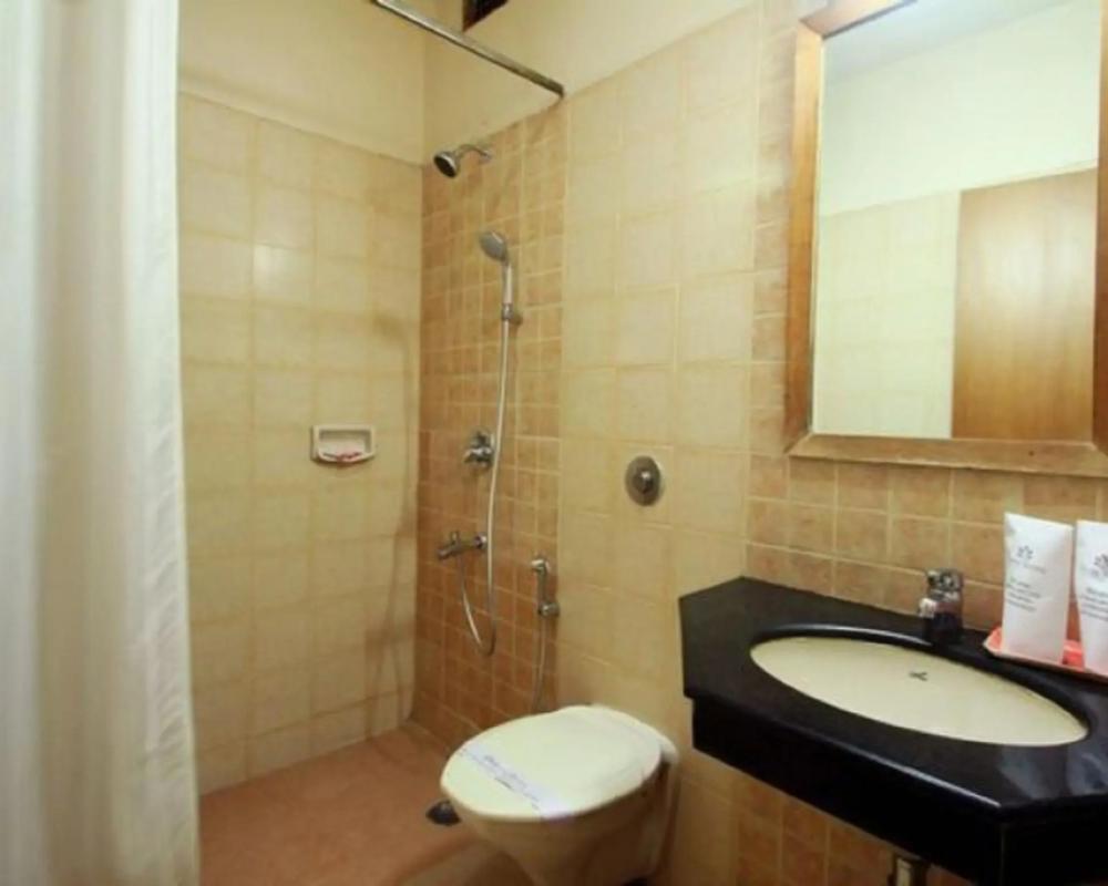 фото Hotel Roopa