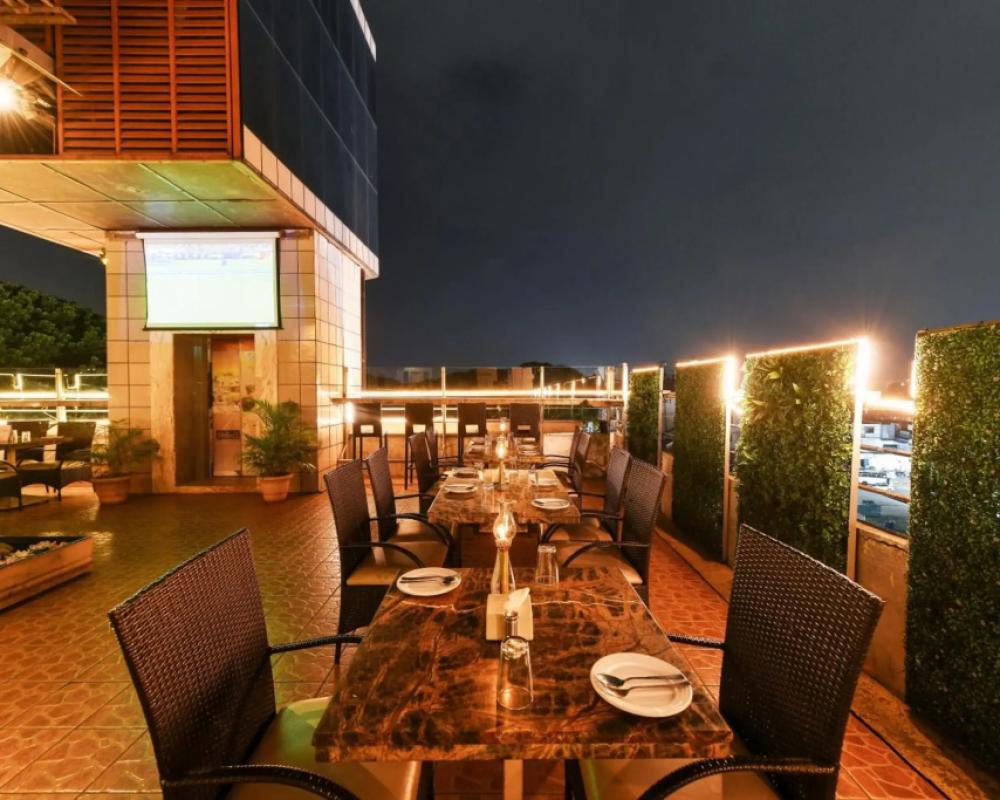 фото Hotel Roopa